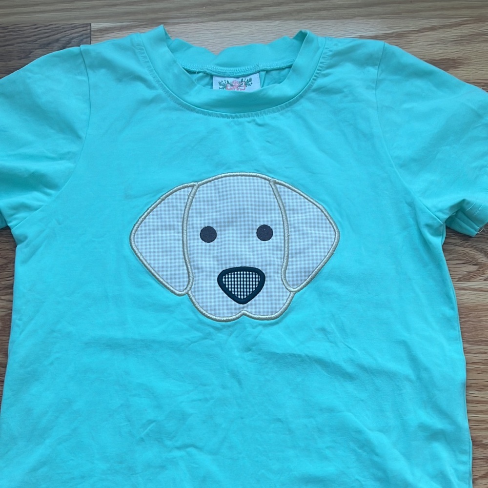 appliqué dog shirt